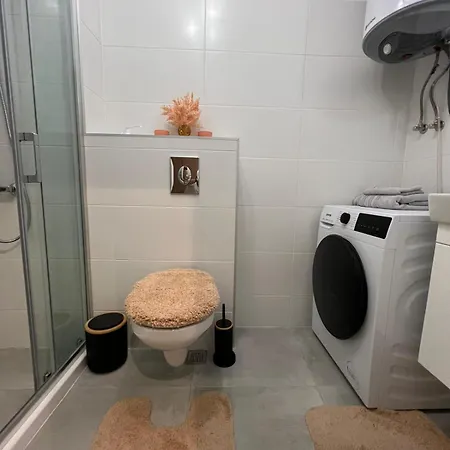 Rome Stylish W Parking Spot And Working Space *