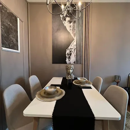 Apartment Rome Stylish W Parking Spot And Working Space