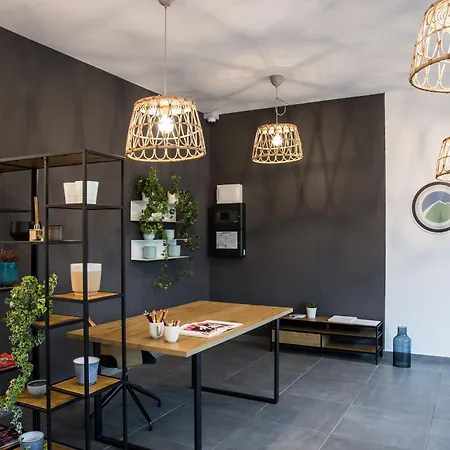 Rome Stylish W Parking Spot And Working Space Apartment Sofia
