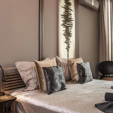Rome Stylish W Parking Spot And Working Space Sofia